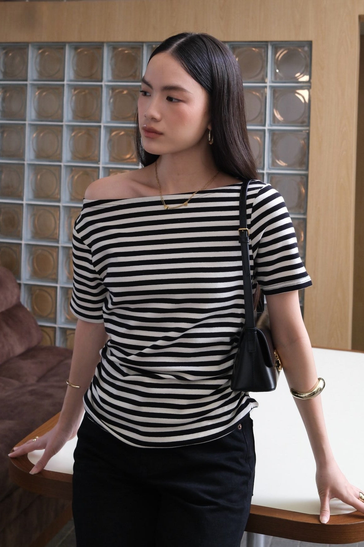 Riviera Boat Neck Tee - Kaos Lengan Pendek Wanita Model Kerah Boatneck Loose Fit
