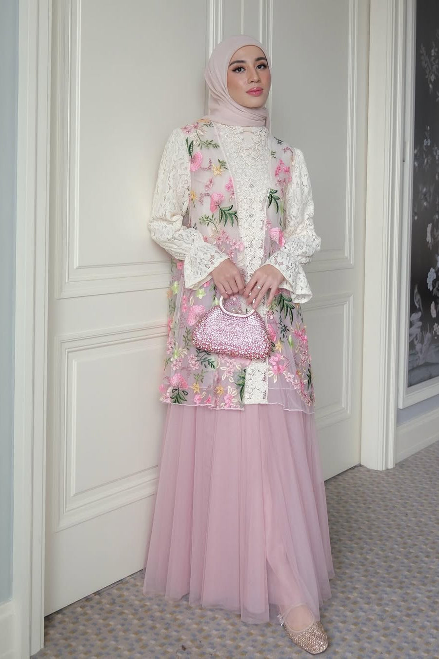 Kartini Kutu Blouse - Blouse Wanita Brokat Tile Elegan