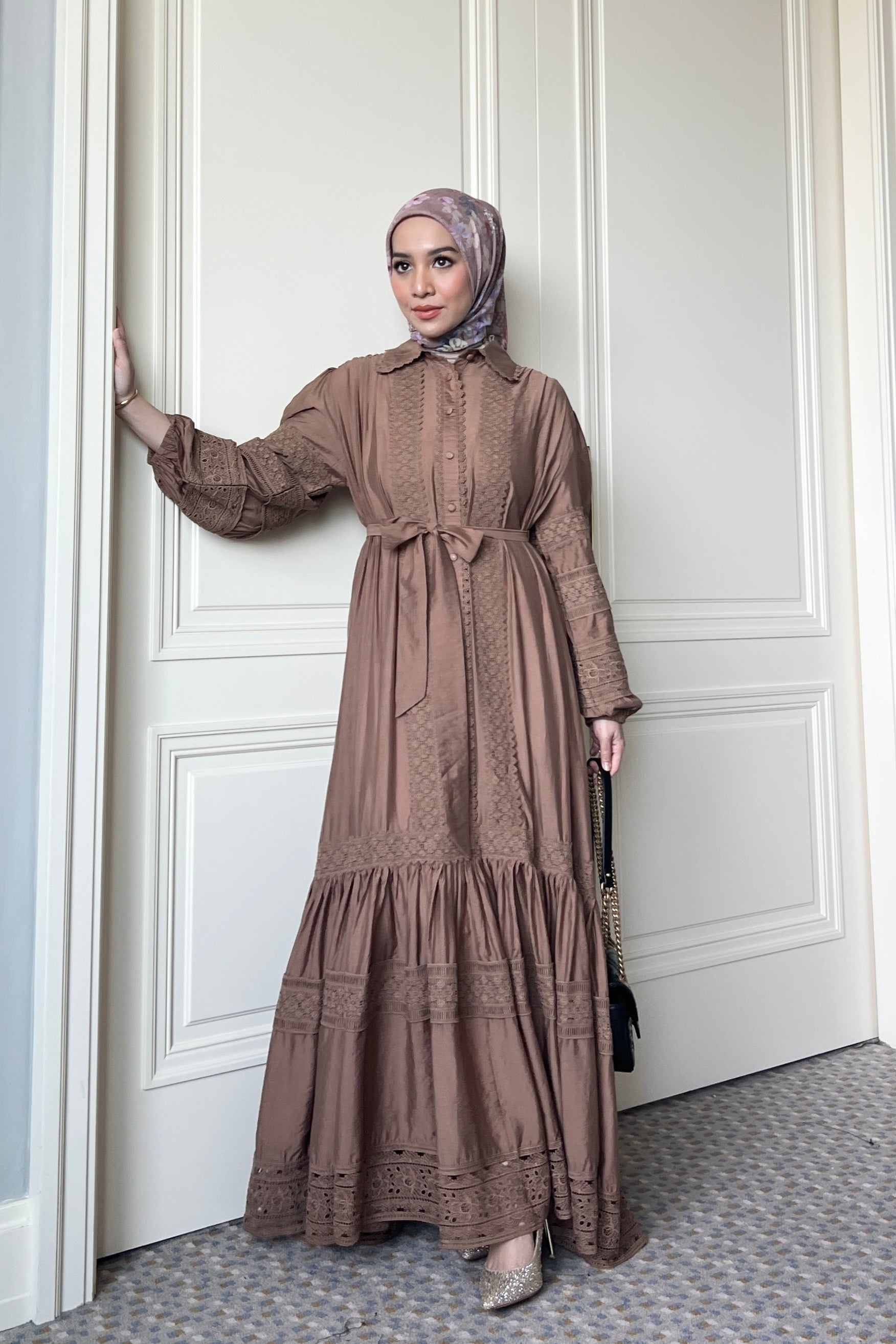 Calila Dress - Taupe - Dress Wanita Detail Renda Memukau
