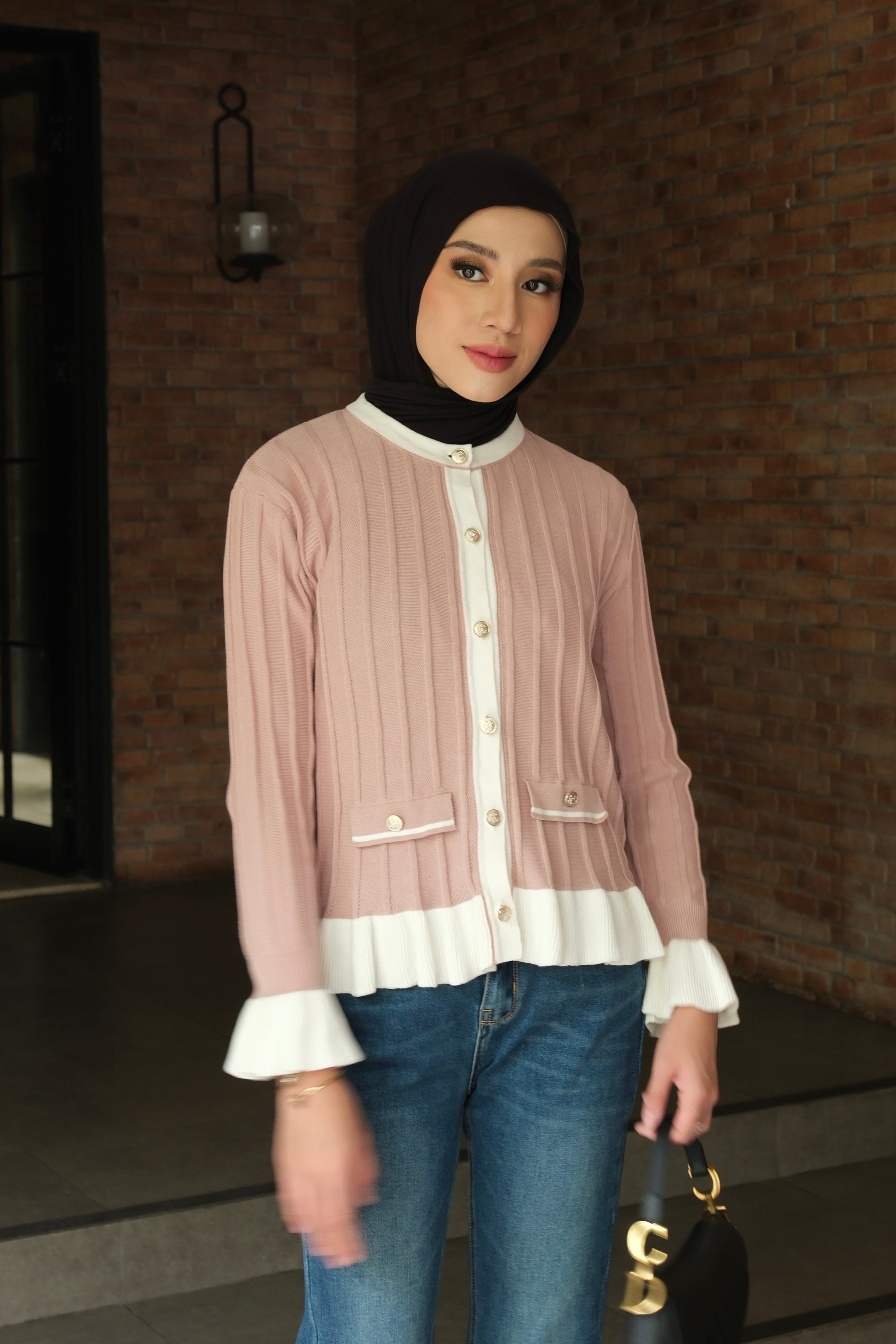 Beeli Cardy - Tea Rose -  Cardigan Berkancing Wanita Bahan Knit Detail Pretty Lane