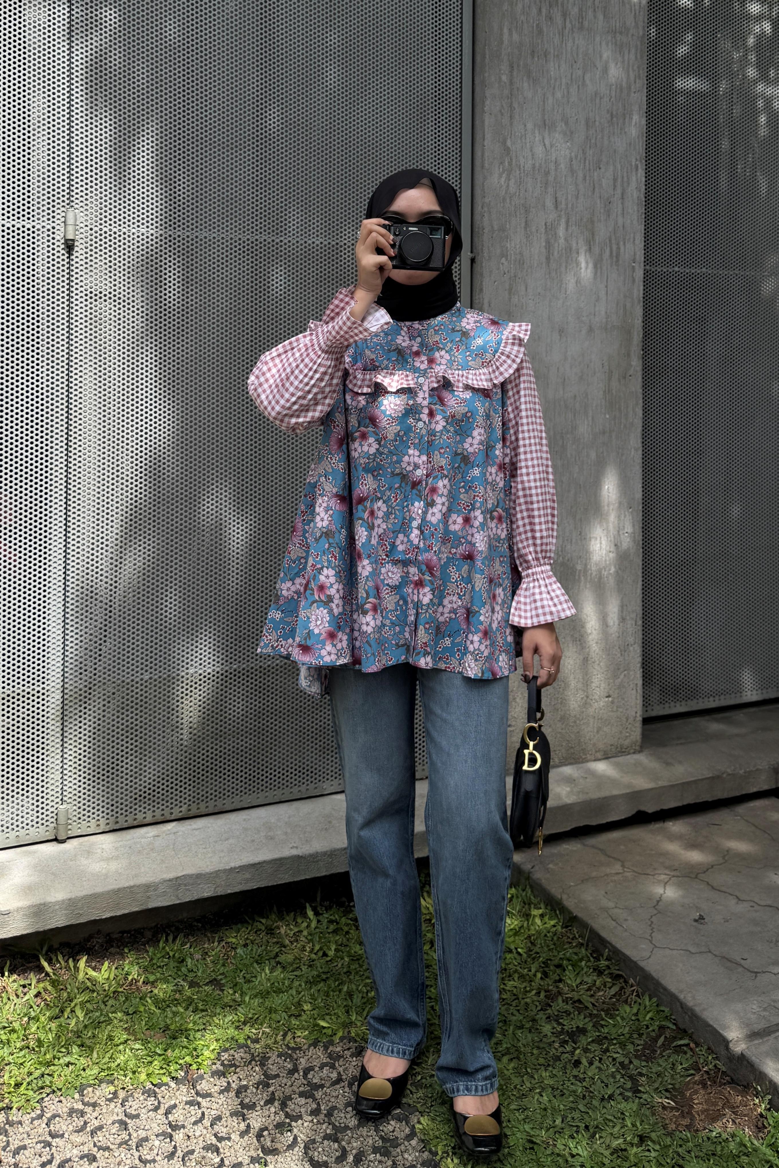 Allysia Blouse - Blouse Motif Bunga Lengan Panjang GONEGANI X KAIA ATELIER