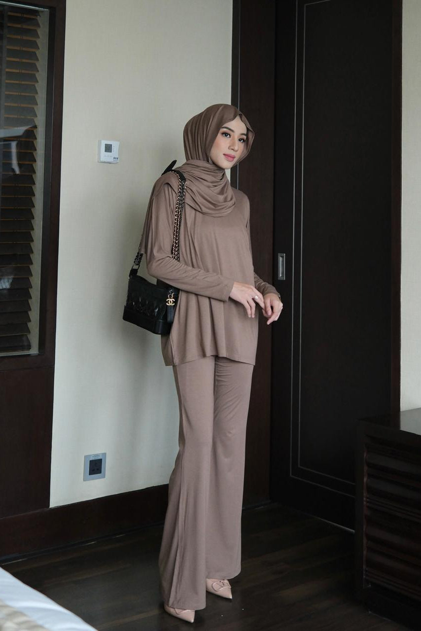 Mega Set - One Set Wanita Hijab Blouse Celana Bahan Rayon Spandek