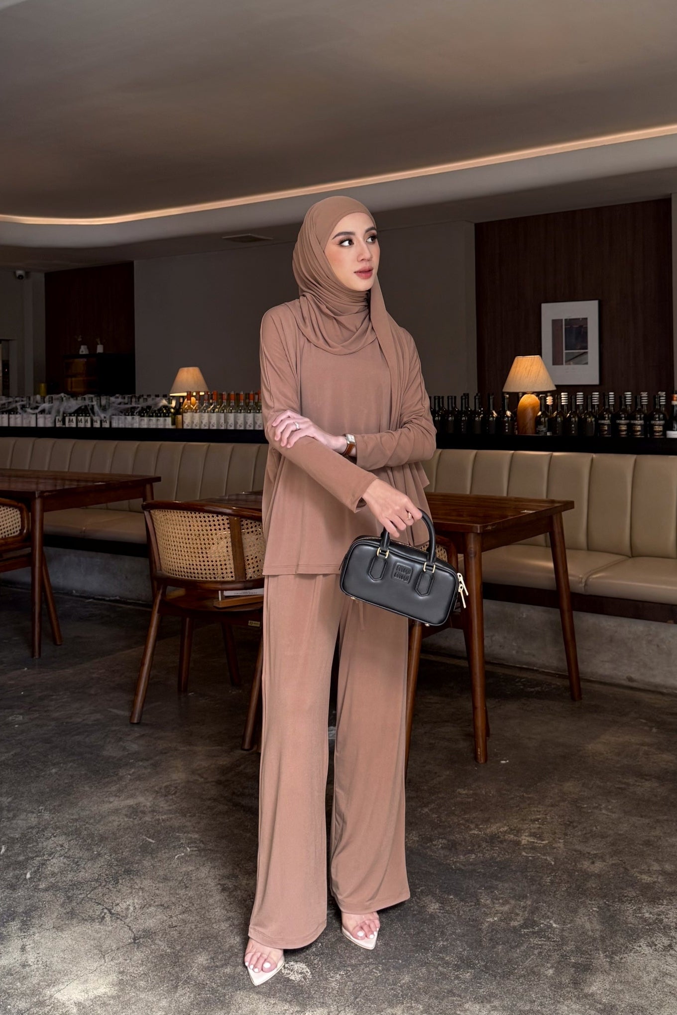 Yura Set - One Set Hijab Blouse Celana Bahan Jersey Premium