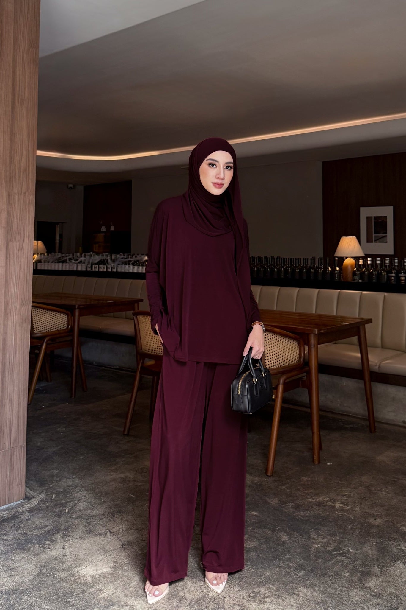 Yura Set - One Set Hijab Blouse Celana Bahan Jersey Premium